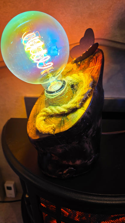 Lampe rustique en bois Rainbow Glow – Luminaire artisanal unique et coloré