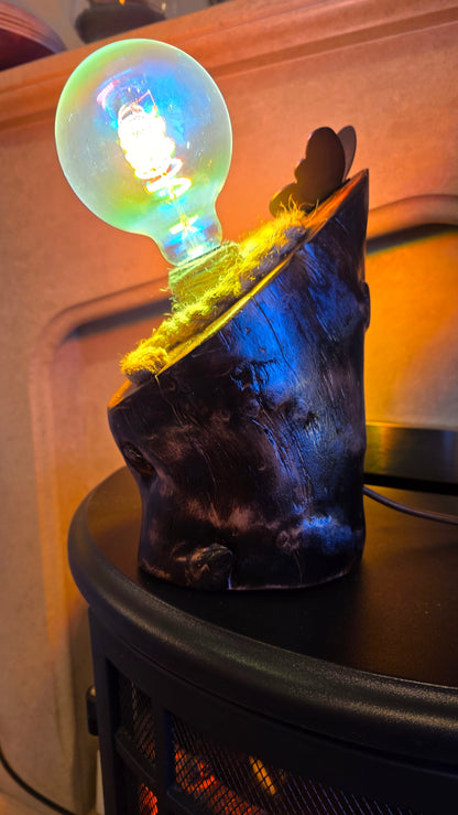 Lampe rustique en bois Rainbow Glow – Luminaire artisanal unique et coloré