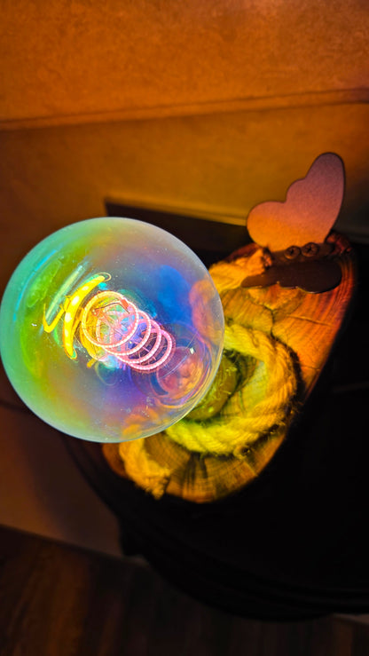 Lampe rustique en bois Rainbow Glow – Luminaire artisanal unique et coloré