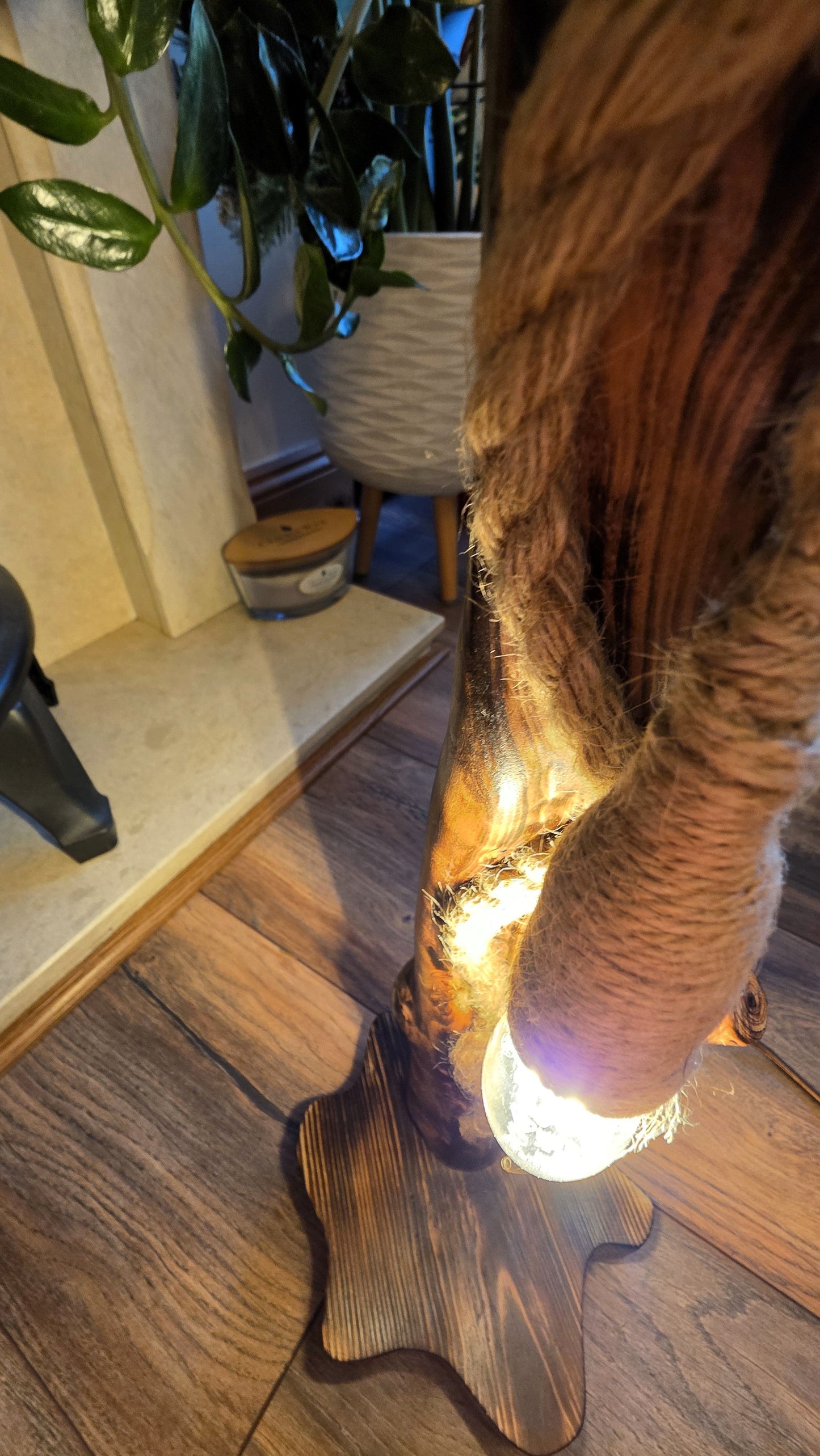 Lampe rustique en bois faite à la main avec motif papillon