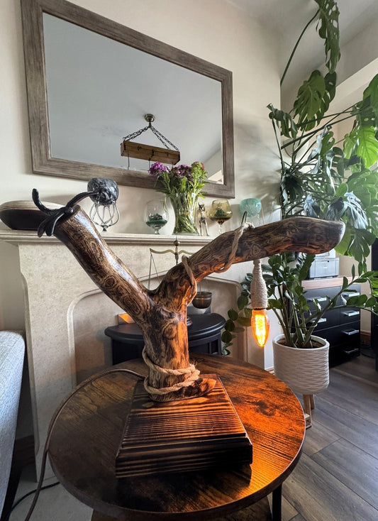 lampe en bois unique faite à la main