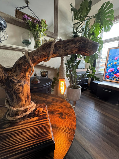 lampe en bois unique faite à la main