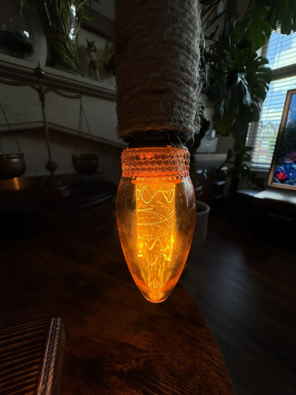 lampe en bois unique faite à la main