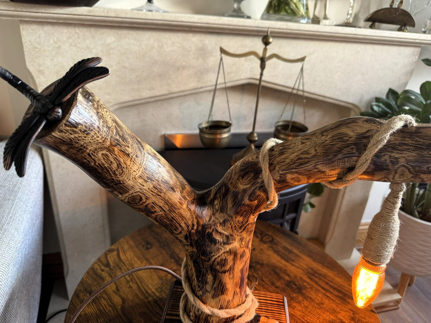 lampe en bois unique faite à la main