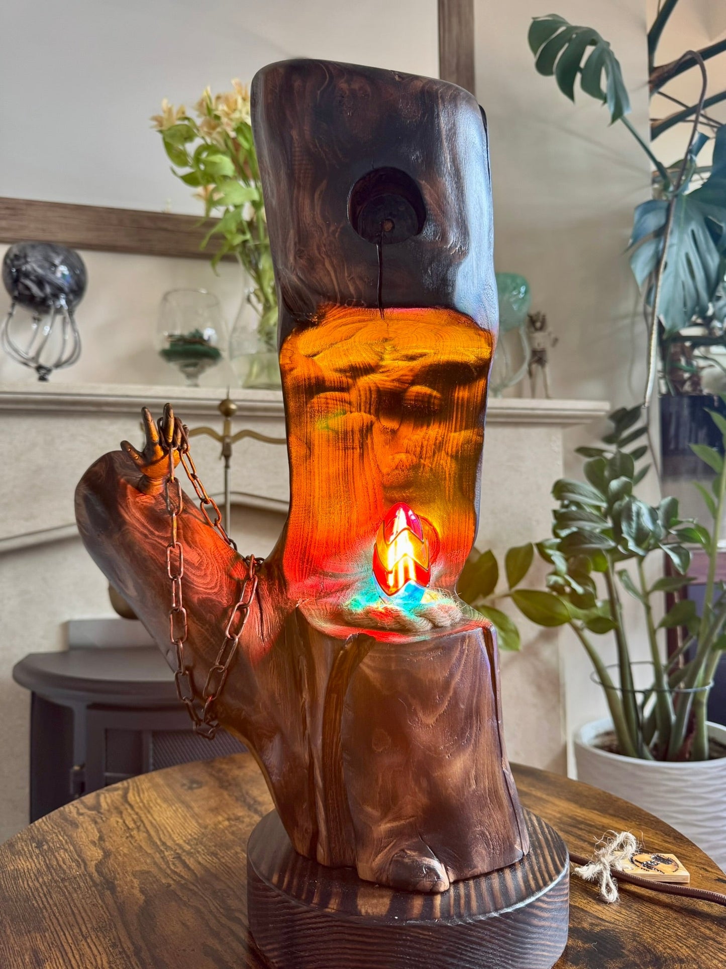 lampe en bois fabriquée à la main