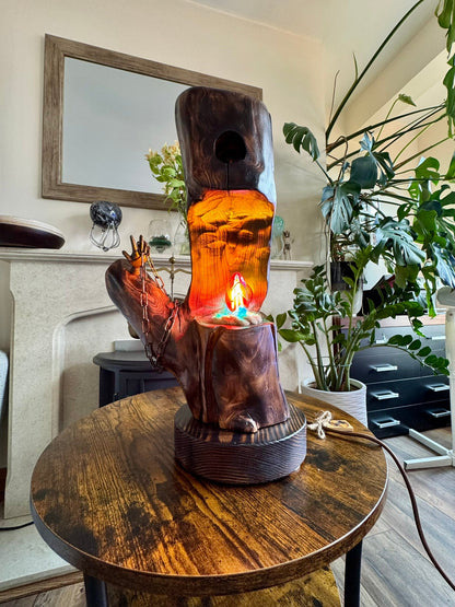 lampe en bois fabriquée à la main