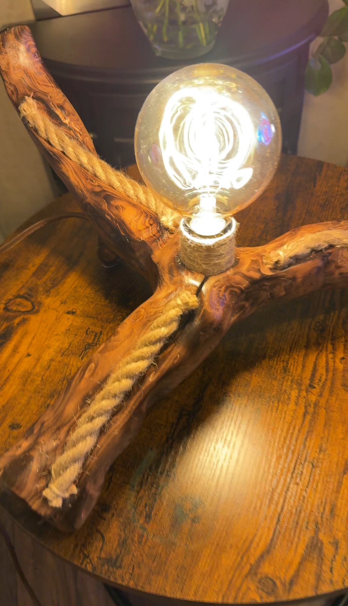 Lampe en bois de style vintage avec ampoule Edison
